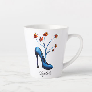 Tasse Latte Chaussure De Haut Niveau Et Bouquet De Fleur