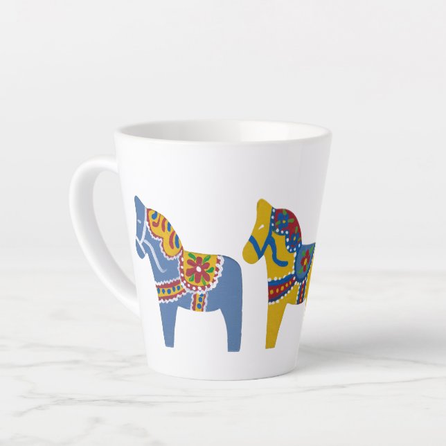 Tasse Latte Chevaux de Dala des couleurs primaires par Julia (Angle gauche)