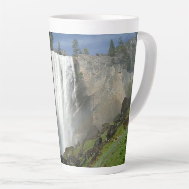 Tasse Latte Chutes vernales I dans le parc national Yosemite (Angle droit)