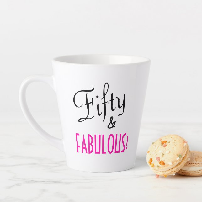Tasse Latte Cinquante et FABULEUX Anniversaire noir et rose (En situation)