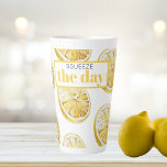 Tasse Latte Citrons Jaunes Modernes Motif & Squeeze La Journée<br><div class="desc">Citrons Jaunes Modernes Motif & Squeeze La Journée</div>