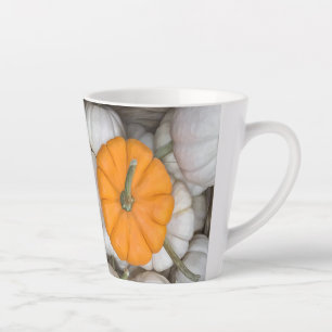 Tasse Latte Citrouilles fantômes avec un orange sournois