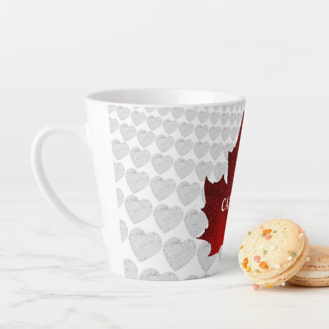 TASSE LATTE COEURS BLANCS DE LA FEUILLE ROUGE DU CANADA (En situation)