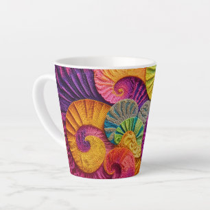 Tasse Latte Coquilles chromatiques : Mosaïque spirale vibrante