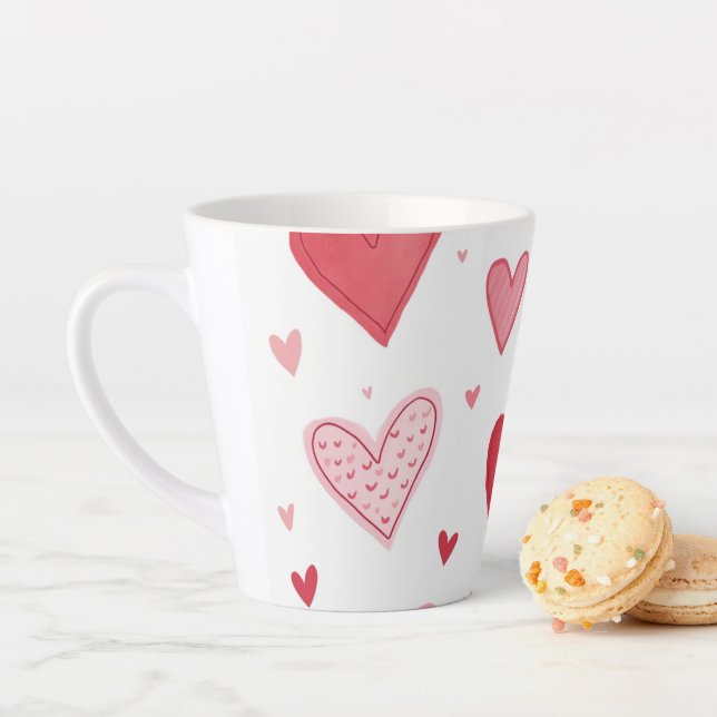 Tasse Latte coupe coeur (En situation)