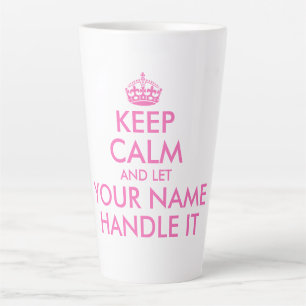 Tasse Latte Coutume amusante rose, restez calme et laissez-le