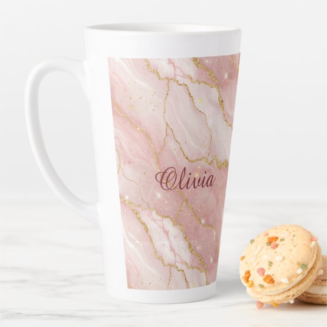Tasse Latte Custom Modern Rose Quartz Marble Gold Glitter (En situation)
