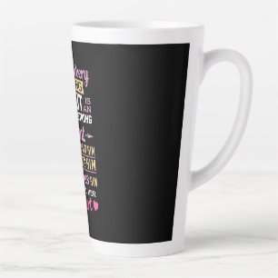 Tasse Latte Derrière Le Scout Se Trouve Une Tante Forte