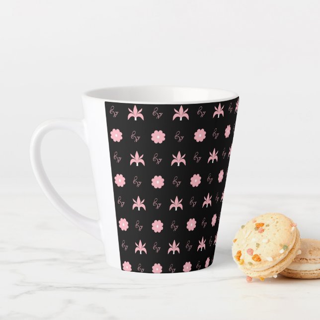 Tasse Latte Design Motif élégant noir et rose (En situation)