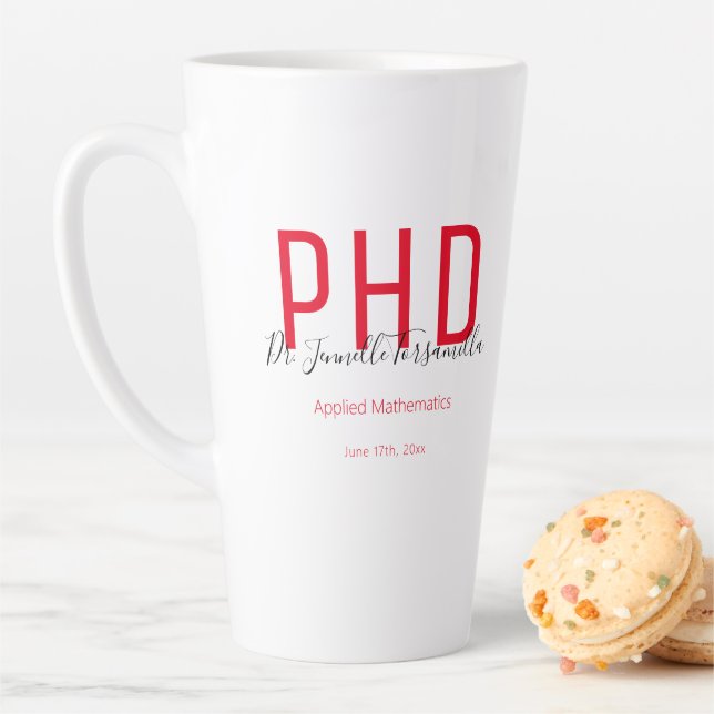 Tasse Latte Diplômé Keepsaké rouge Noir Nom Diplôme PhD (En situation)