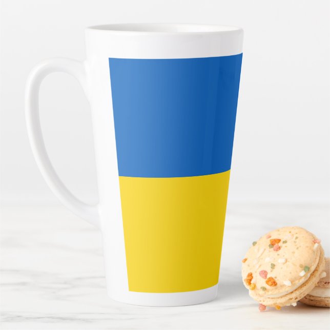 Tasse Latte Drapeau ukrainien (En situation)