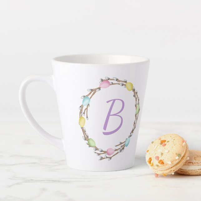 Tasse Latte Easter Willow Wreath With Monogram And Pastel Eggs (En situation)