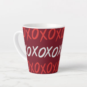 Tasse Latte Élégants baisers et câlins XOXO bordeaux