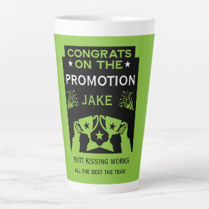 Tasse Latte Félicitations Vertes Pour La Promotion De L'Emploi
