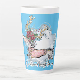 Tasse Latte Fille Dachshund À Travers La Neige