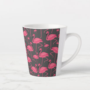 Tasse Latte Flamants roses roses sur Arrière - plan gris foncé