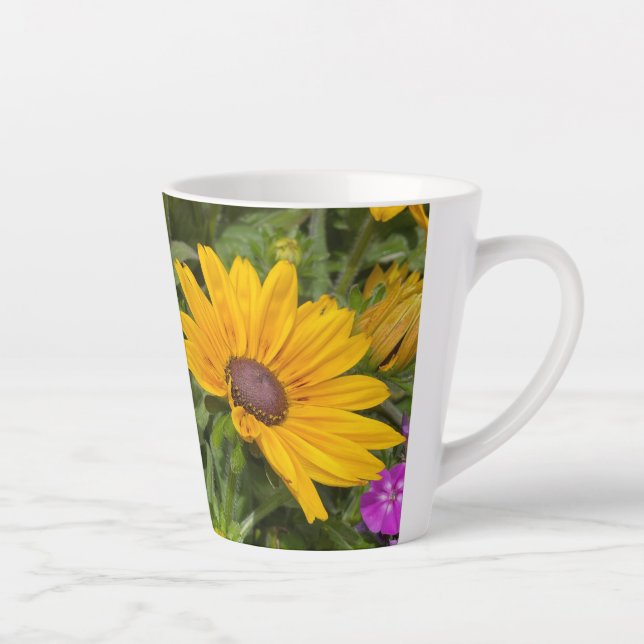 Tasse Latte Fleurs de Rudbeckia jaune Pink Phlox et abeille (Droite)