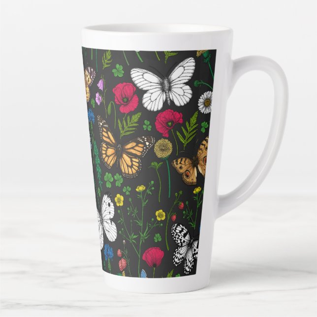 Tasse Latte Fleurs sauvages et papillons sur le noir (Droite)