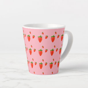 Tasse Latte Fraises rouges sur arrière - plan rose