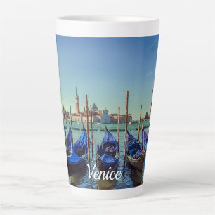 Tasse Latte Gondolas à Venise, Italie