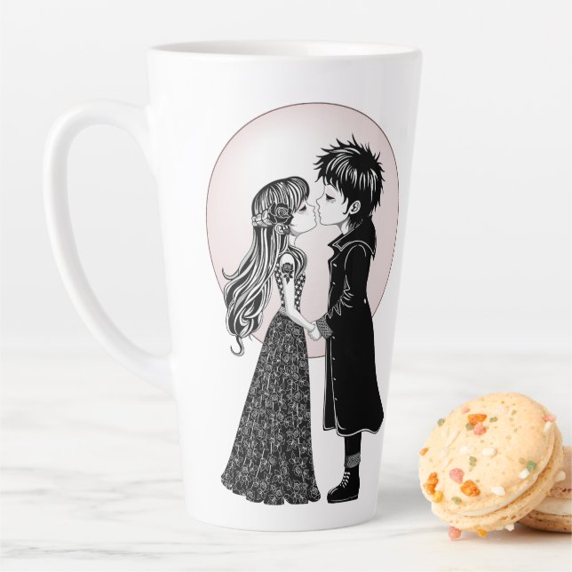 Tasse Latte Gothique Emo Enfants Kiss Valentine's Day (En situation)