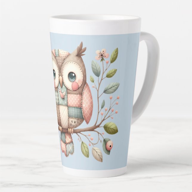 Tasse Latte Hibou Patchwork dans une Forêt Fantaisiste (Angle droit)