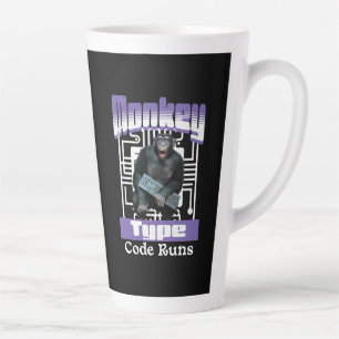 Tasse Latte Humour de programmeur sur le singe qui tape du cod