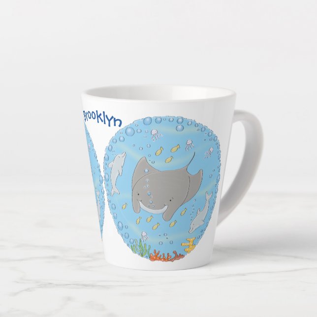 Tasse Latte Illustration d'une mignonne raie manta et de bulle (Angle droit)