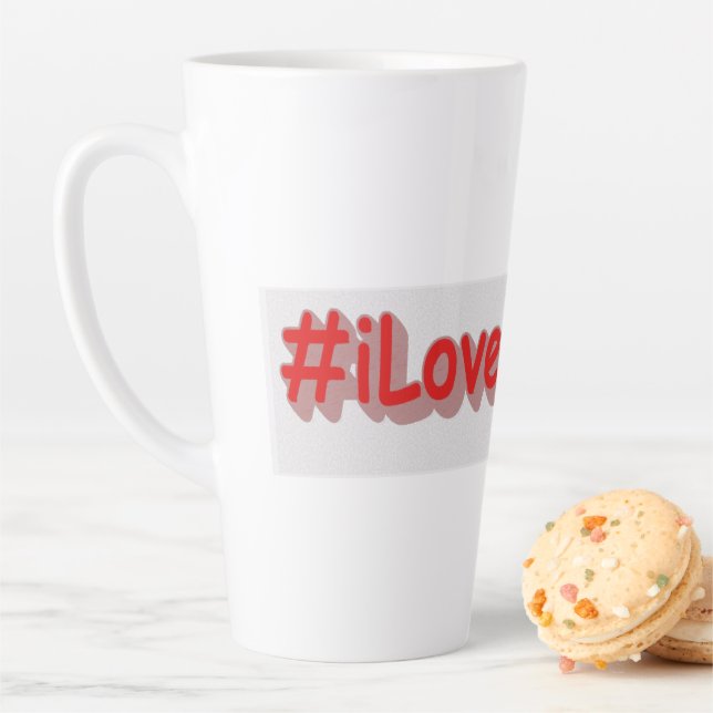Tasse Latte "#iLoveQuebec" Joli design. Commandez dès maintena (En situation)