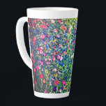 Tasse Latte Jardin italien Gustav Klimt<br><div class="desc">Latte Mug avec la peinture à l’huile de Gustav Klimt,  Paysage du jardin italien (1913). Un beau jardin de fleurs colorées : rouge,  blanc,  rose,  violet. Un grand cadeau pour les amateurs d'art Art Nouveau et autrichien.</div>