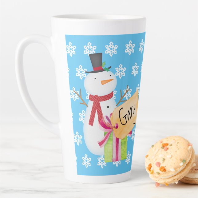 Tasse Latte Jolly Snowman Avec Un Cadeau De Noël (En situation)