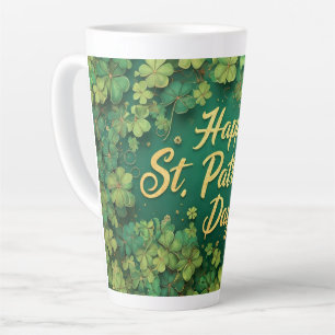 Tasse Latte Joyeux jour de la Saint-Patrick, motif de trèfle