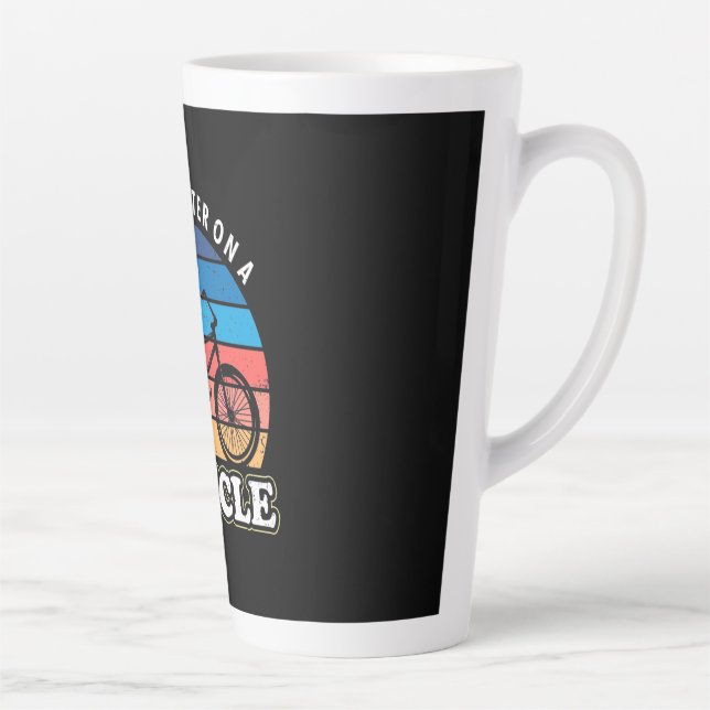 Tasse Latte La Vie Est Mieux À Vélo (Droite)
