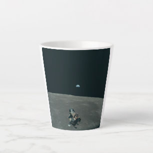 Tasse Latte Lander lunaire Apollo et lever de terre sur la lun