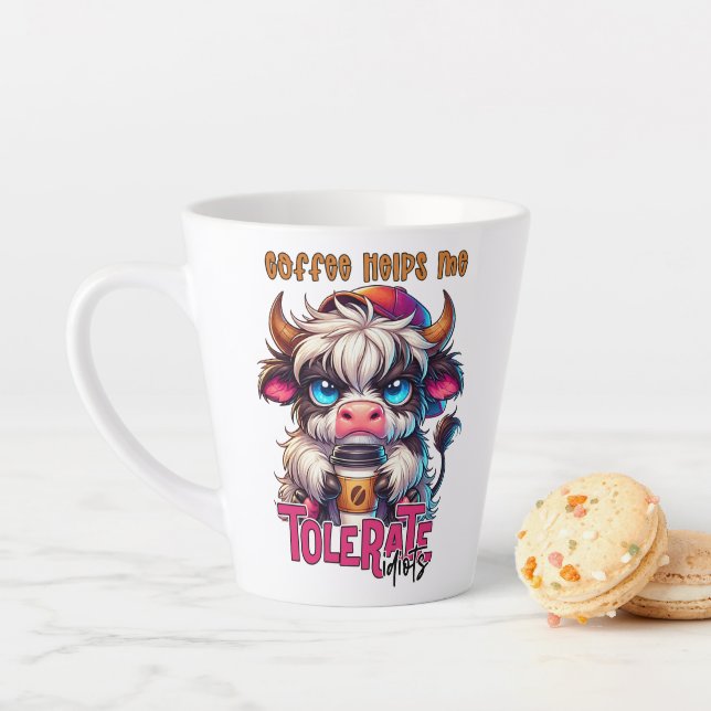 Tasse Latte Le café m'aide à tolérer les idiots  (En situation)