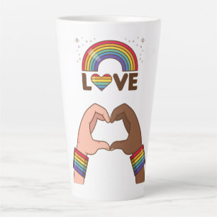 Tasse Latte LGBT+Pride. Aimez l'arc-en-ciel. Cœur.