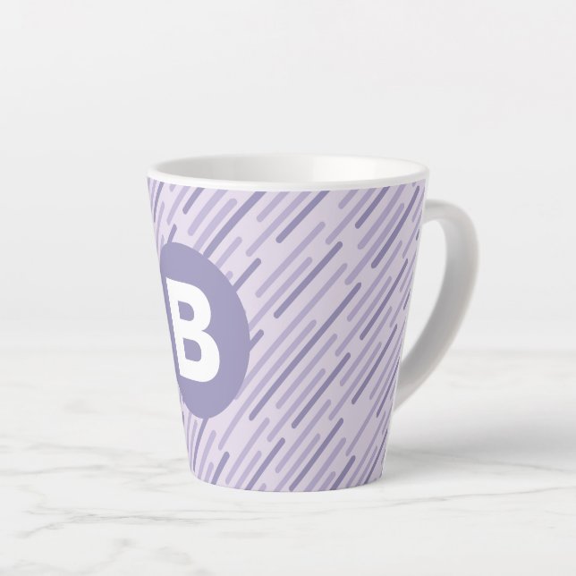 Tasse Latte Lilas Moderne Violet Monogramme en Bandes Diagonal (Angle droit)