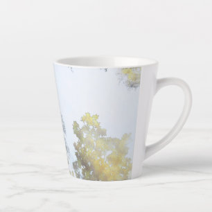 Tasse Latte Lueur dorée à larges feuilles
