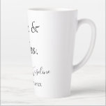 Tasse Latte M. et Mme ajoutent le nom est. Date année couple m<br><div class="desc">Pour les amoureux comme nous</div>