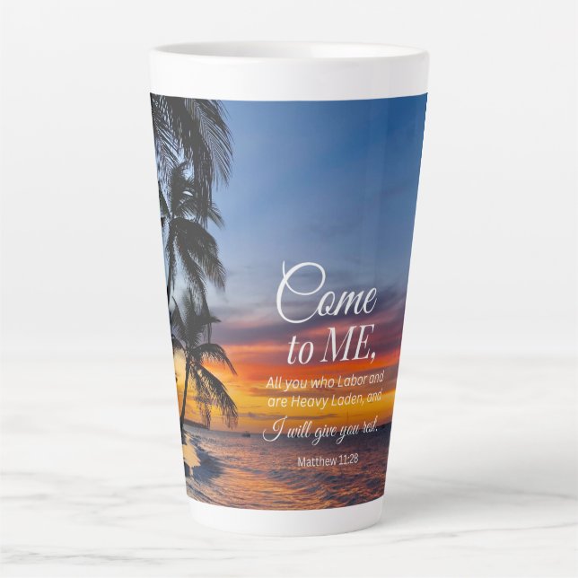 Tasse Latte Matthieu 11:28 Bible Verse Palmiers Coucher de sol (Devant)