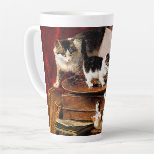 Tasse Latte Mère Chat et chatons sur table