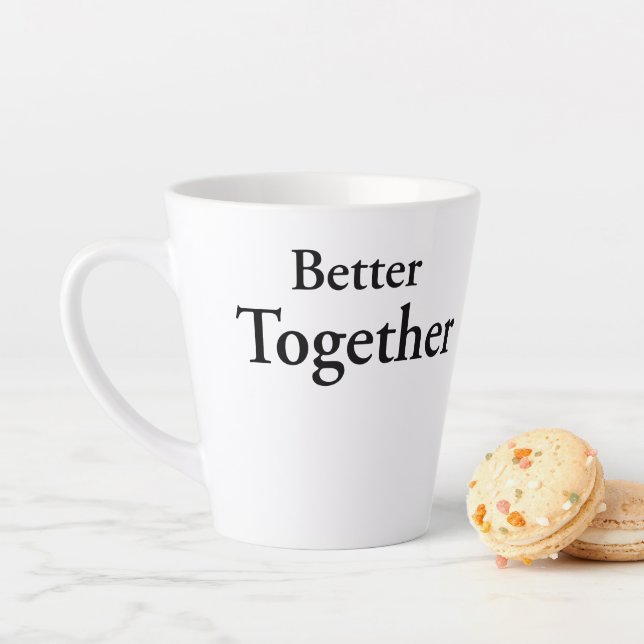 Tasse Latte « Mieux ensemble » trouve une véritable camaraderi (En situation)