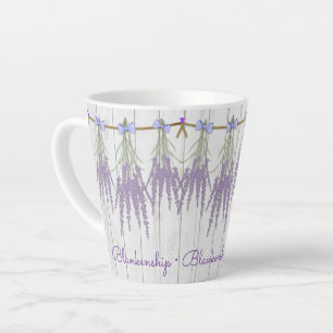 Tasse Latte Modèle de monogramme à fleurs de lavande rustique