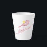 Tasse Latte Monogramme de tennis Preppy Personnalisé rose<br><div class="desc">Une tasse à café de style latte personnalisée avec un monogramme de raquette de tennis girly avec un nom de script élégant en rose,  vert et blanc peut être changée en n'importe quelle couleur,  parfait pour une joueuse de tennis,  entraîneur,  instructeur,  ou conseiller de camp ou partenaire d'équipe.</div>