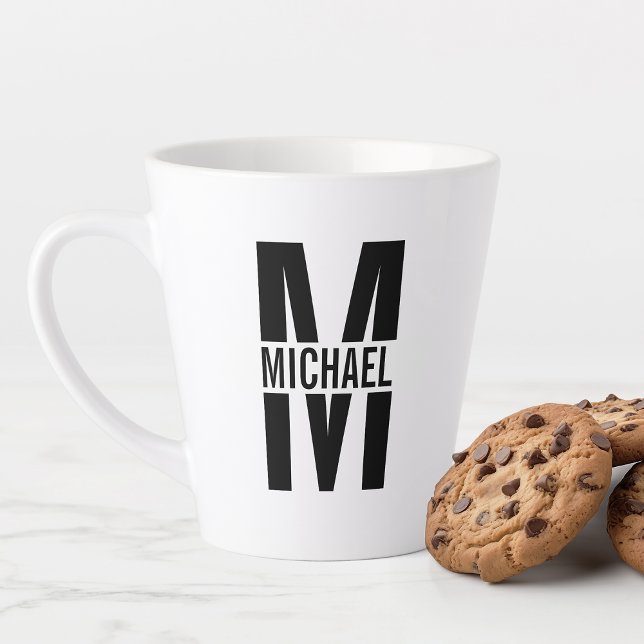 Tasse Latte Monogramme et nom en gras noir et blanc (Créateur téléchargé)