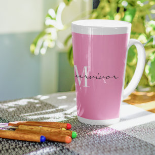Tasse Latte Monogramme initial rose et blanc Je suis un surviv
