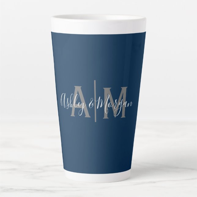 Tasse Latte Monogramme moderne gris et bleu de couple (Devant)