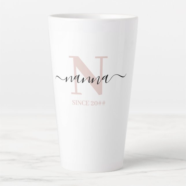 Tasse Latte Nanna Élégant Script Monogramme rose (Devant)