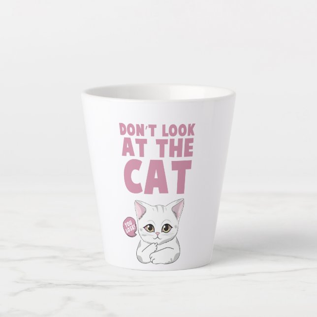 Tasse Latte Ne regardez pas le chat - Drôle chat blanc (Devant)