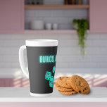 Tasse Latte Neon Aqua Bunco Baby<br><div class="desc">Les amateurs de Bunco s'unissent et se préparent pour la soirée de jeu ! Bunco,  Baby! texte en aqua néon avec dés roulants correspondants a une sensation vintage / rétro</div>
